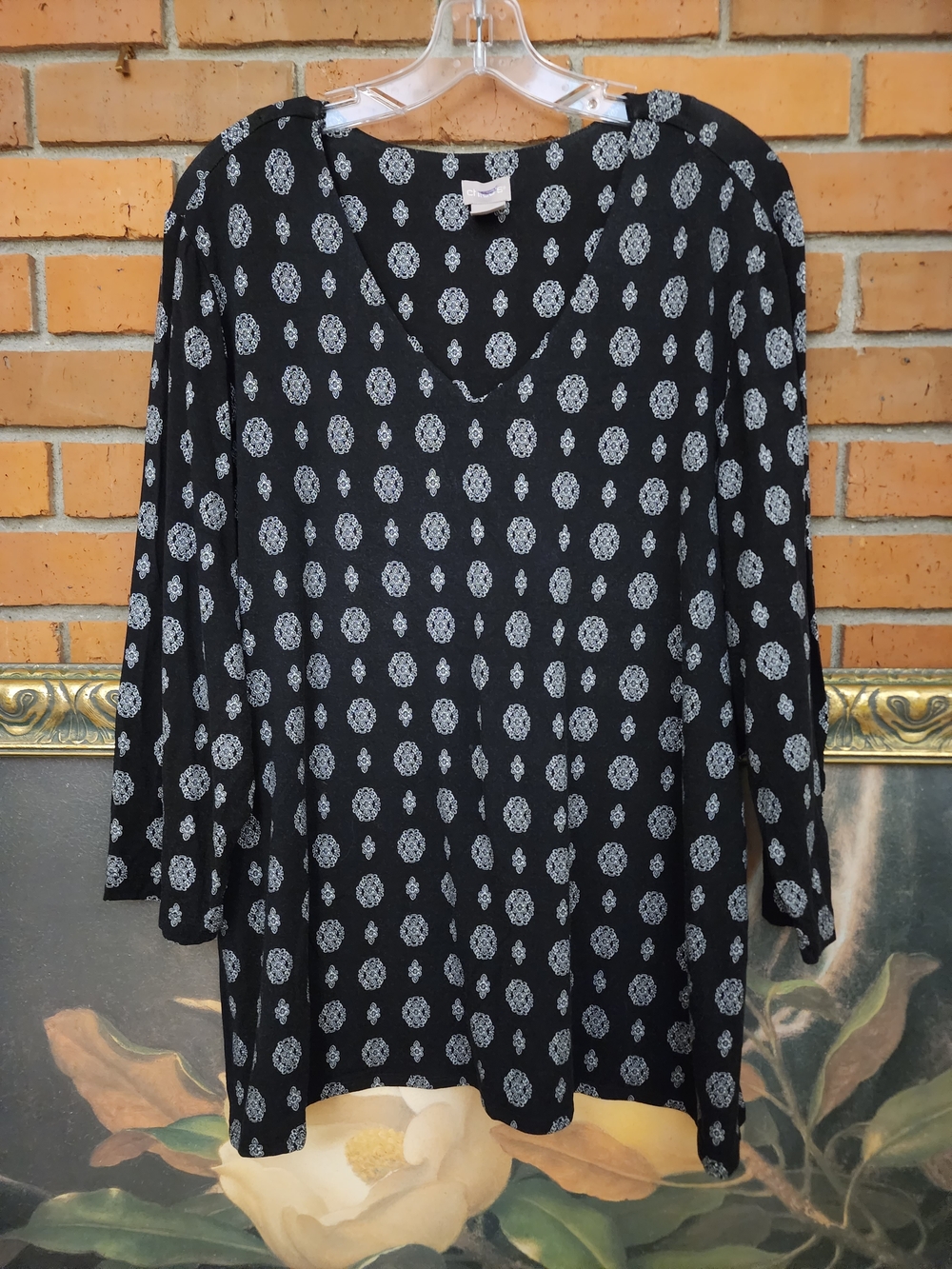 Chico's Black V-Neck Medallion Print Blouse Size 4 (2X)